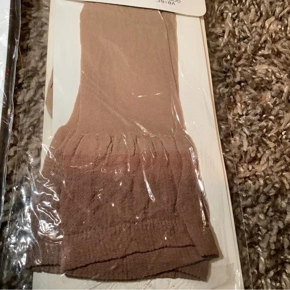 Lot of Vintage sheer nylon socks, beige & nude, sock size: 9-11 - Picture 8 of 12